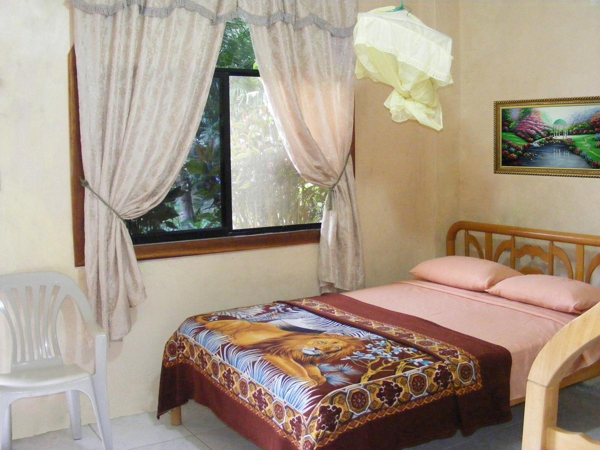Hostal Maxima Пуерто-Лопес Екстер'єр фото